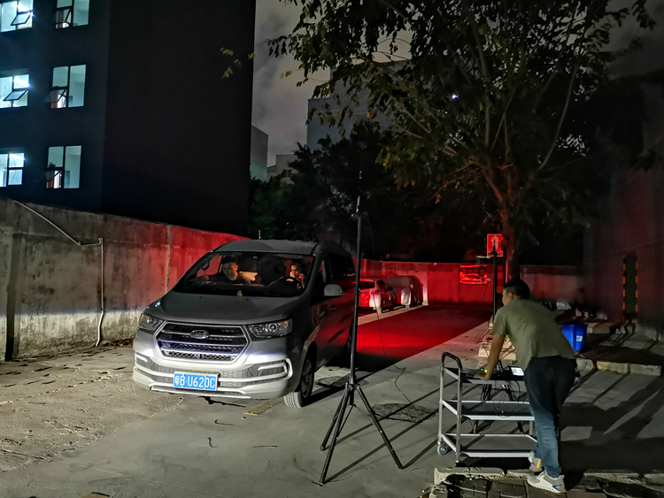 腾远智拓团队挑灯夜视，为公司产品稳定传输保驾护航